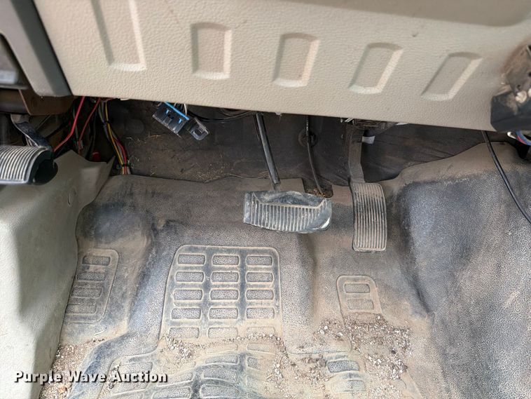 image for item EP7524 2008 Ford F250 Super Duty XL pickup truck