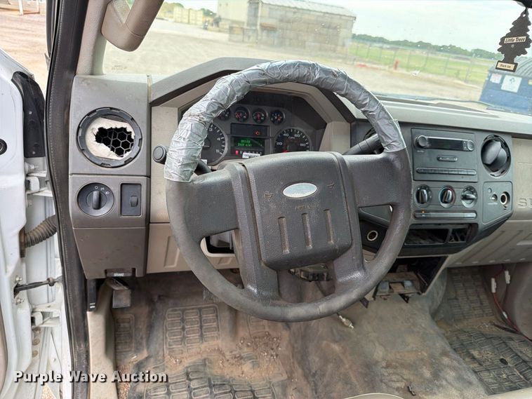 image for item EP7524 2008 Ford F250 Super Duty XL pickup truck