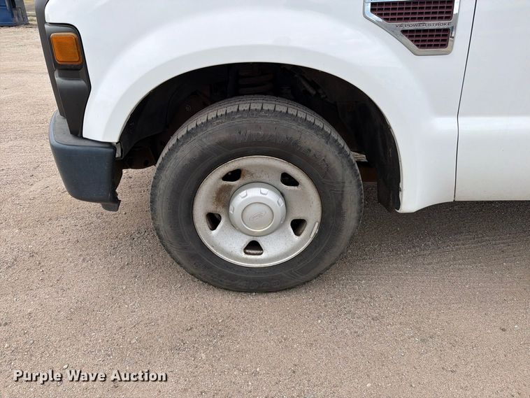 image for item EP7524 2008 Ford F250 Super Duty XL pickup truck