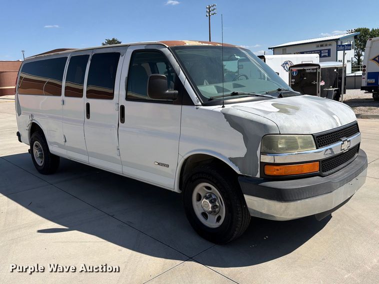 image for item EP7570 2006 Chevrolet Express 3500 van