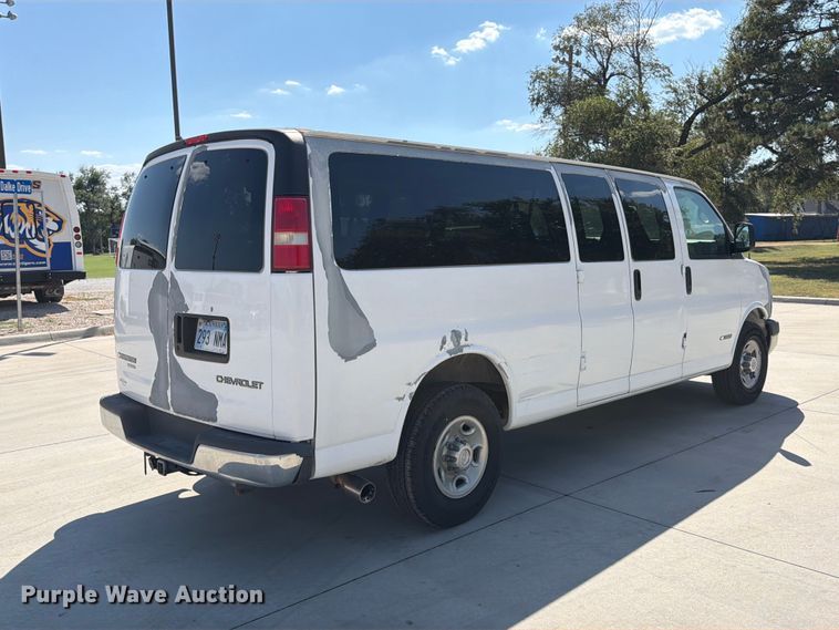 image for item EP7570 2006 Chevrolet Express 3500 van
