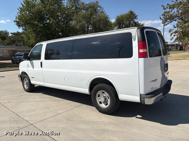 image for item EP7570 2006 Chevrolet Express 3500 van