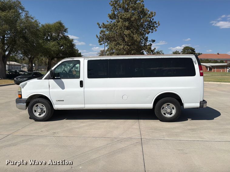 image for item EP7570 2006 Chevrolet Express 3500 van