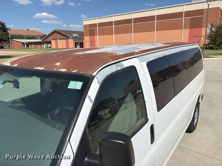 image for item EP7570 2006 Chevrolet Express 3500 van