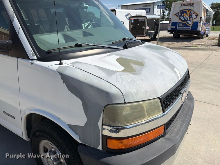 image for item EP7570 2006 Chevrolet Express 3500 van