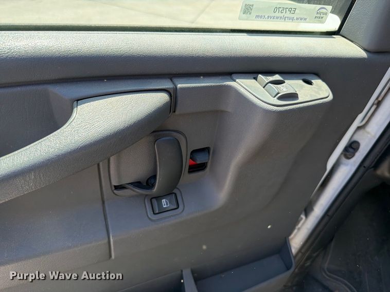 image for item EP7570 2006 Chevrolet Express 3500 van