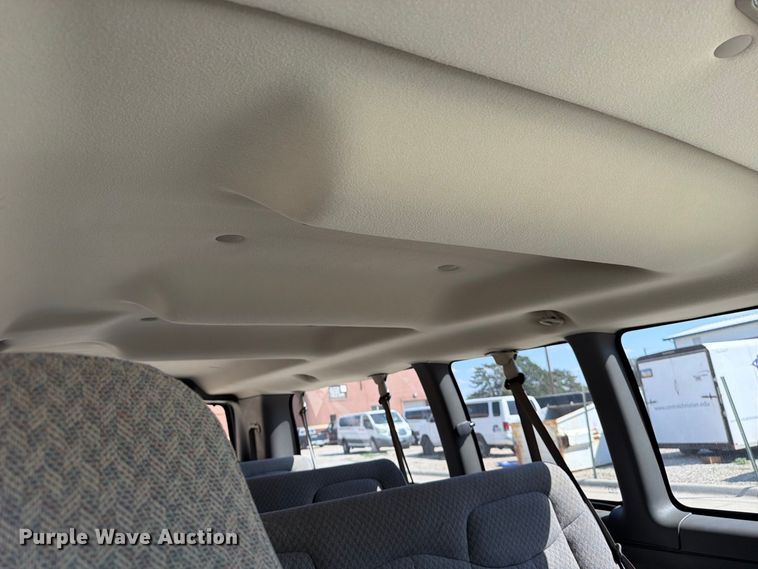 image for item EP7570 2006 Chevrolet Express 3500 van