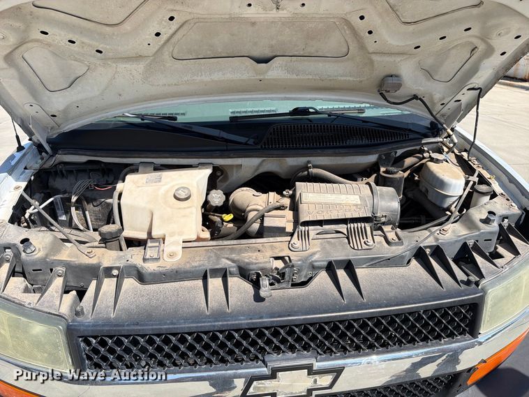 image for item EP7570 2006 Chevrolet Express 3500 van