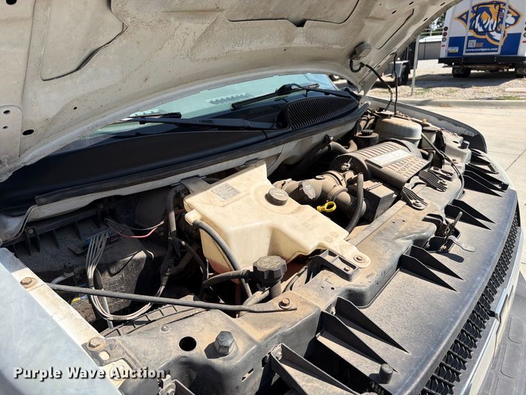image for item EP7570 2006 Chevrolet Express 3500 van