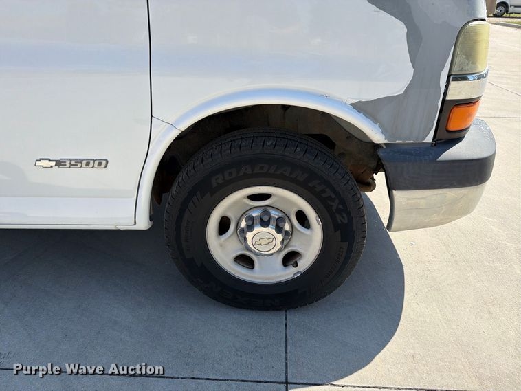 image for item EP7570 2006 Chevrolet Express 3500 van