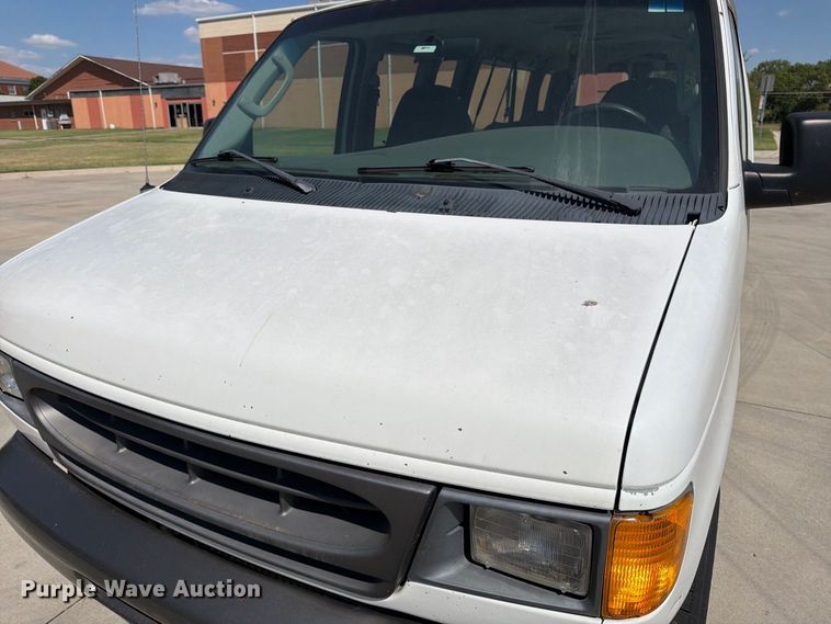 image for item EP7571 2003 Ford E350 van