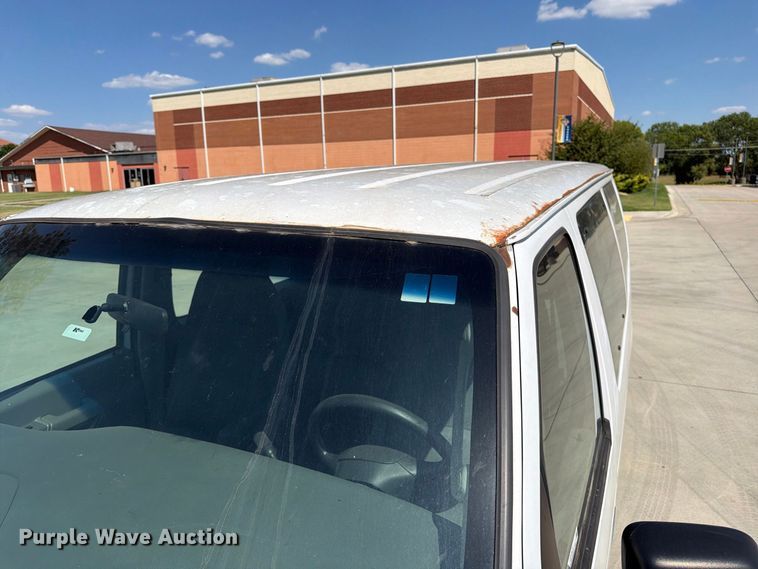 image for item EP7571 2003 Ford E350 van