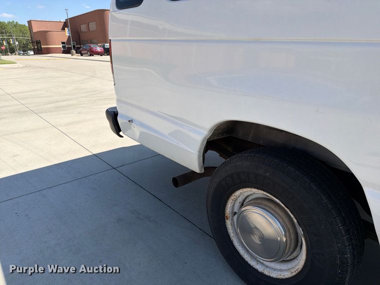 image for item EP7571 2003 Ford E350 van