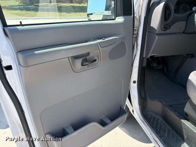image for item EP7571 2003 Ford E350 van