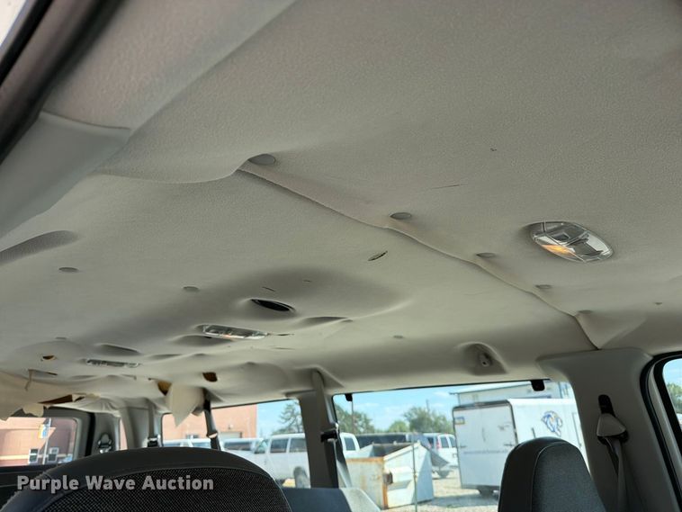image for item EP7571 2003 Ford E350 van