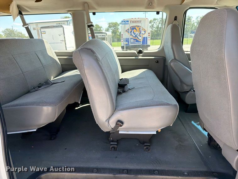 image for item EP7571 2003 Ford E350 van