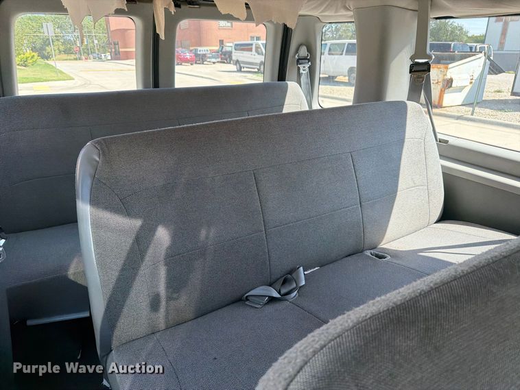 image for item EP7571 2003 Ford E350 van