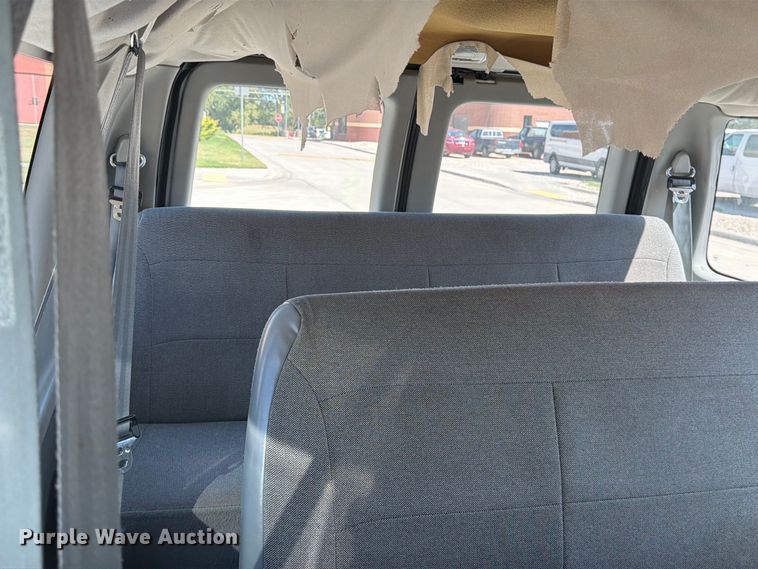 image for item EP7571 2003 Ford E350 van