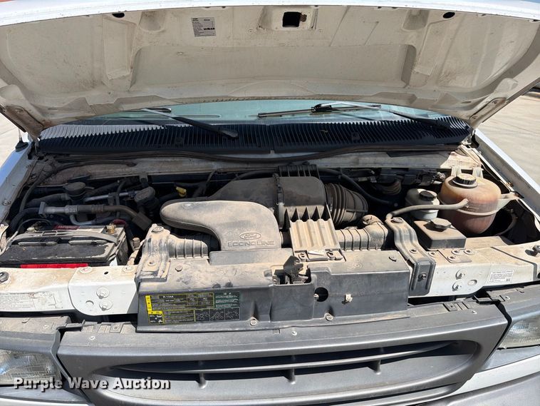 image for item EP7571 2003 Ford E350 van