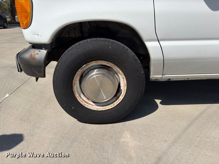 image for item EP7571 2003 Ford E350 van