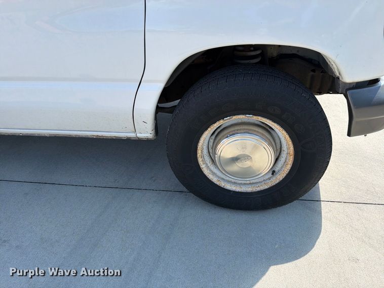 image for item EP7571 2003 Ford E350 van