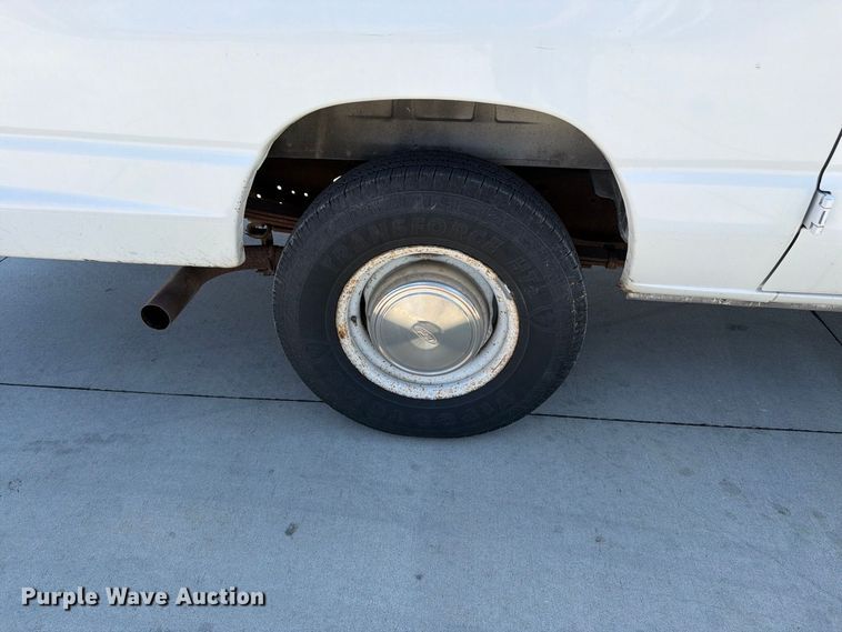image for item EP7571 2003 Ford E350 van