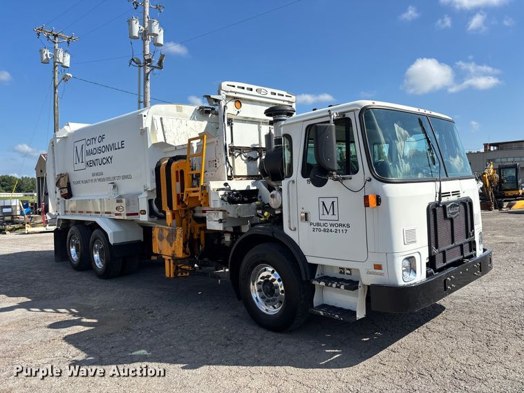 image for item ER3252 2022 Autocar Xpeditor refuse truck