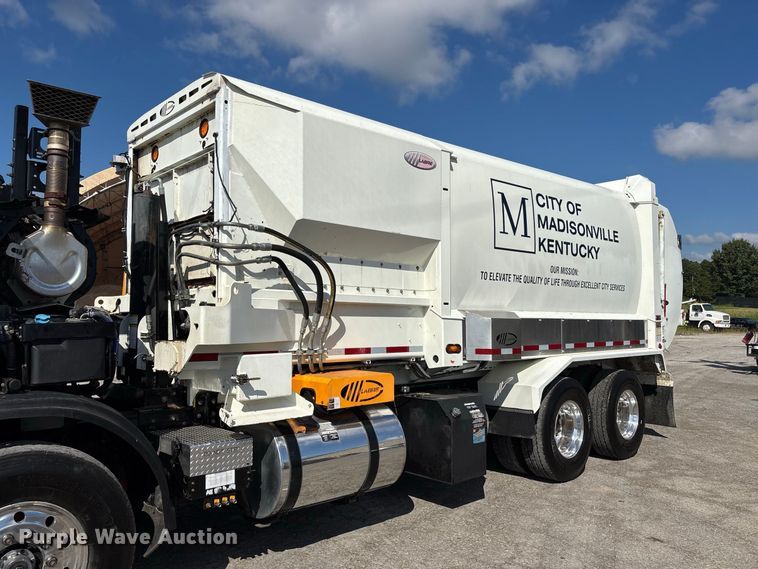 image for item ER3252 2022 Autocar Xpeditor refuse truck