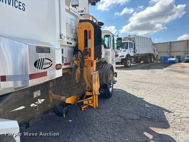 image for item ER3252 2022 Autocar Xpeditor refuse truck