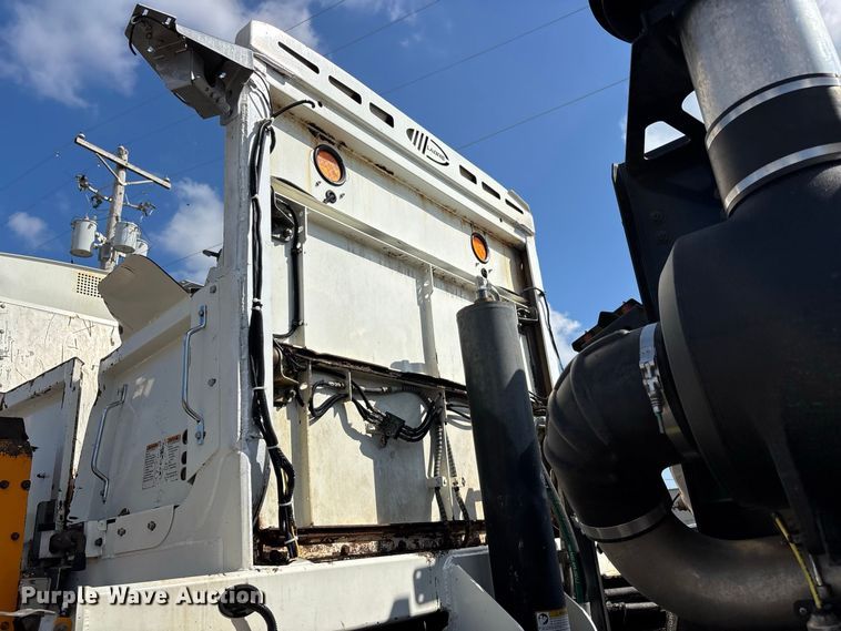 image for item ER3252 2022 Autocar Xpeditor refuse truck