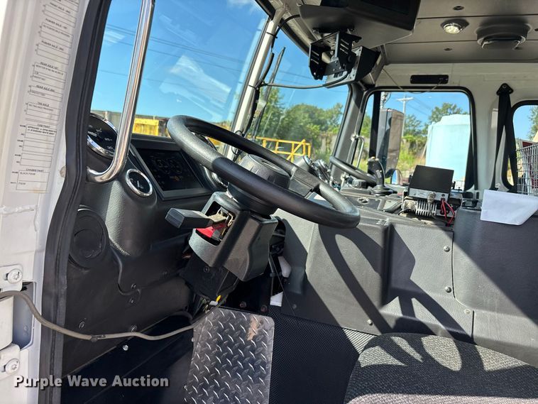 image for item ER3252 2022 Autocar Xpeditor refuse truck