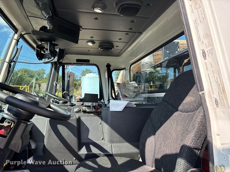 image for item ER3252 2022 Autocar Xpeditor refuse truck