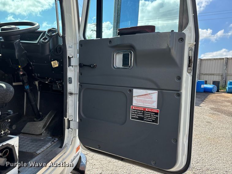 image for item ER3252 2022 Autocar Xpeditor refuse truck