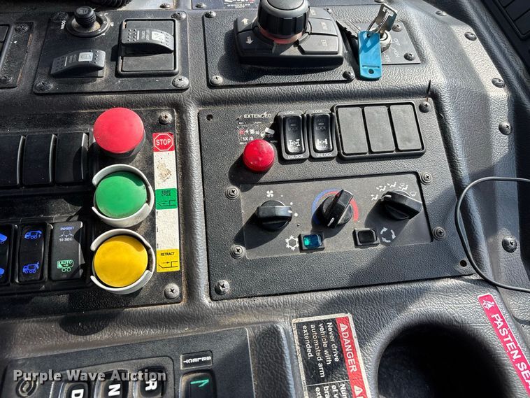image for item ER3252 2022 Autocar Xpeditor refuse truck
