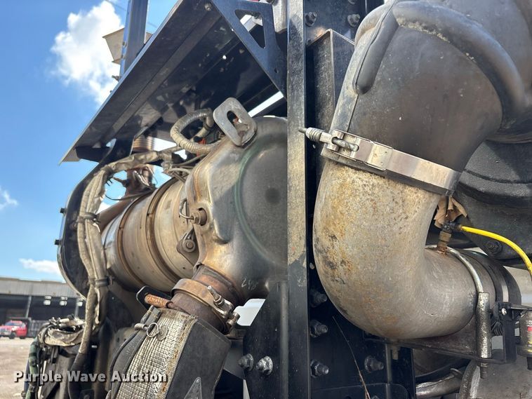 image for item ER3252 2022 Autocar Xpeditor refuse truck