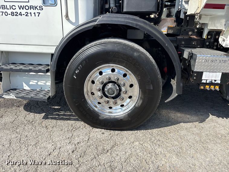 image for item ER3252 2022 Autocar Xpeditor refuse truck
