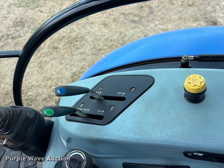 image for item ET0491 2019 New Holland Workmaster 95 MFWD tractor