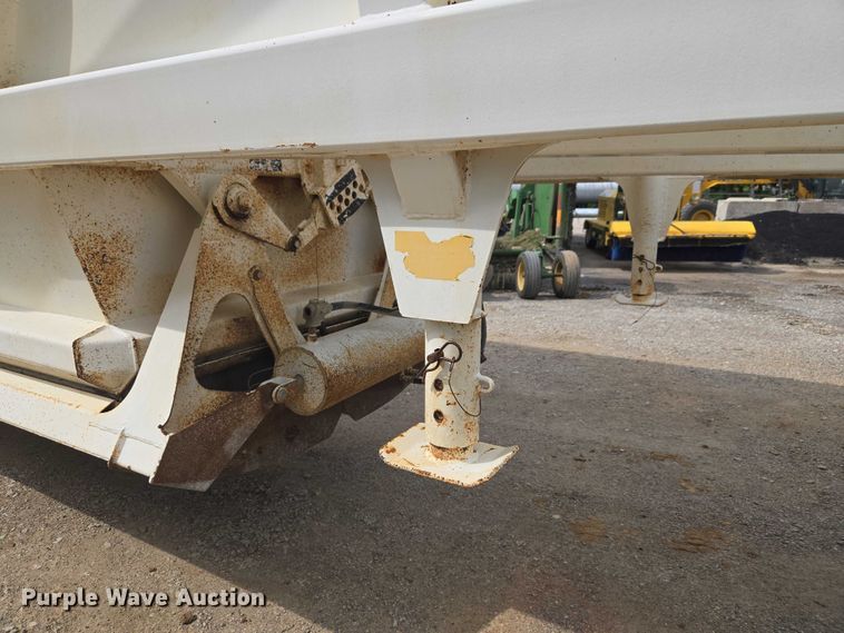 image for item ET5032 2010 Ranco bottom dump trailer