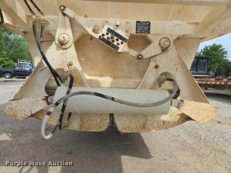 image for item ET5032 2010 Ranco bottom dump trailer