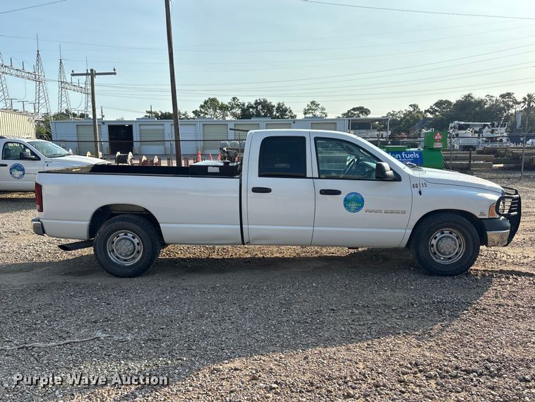image for item EU0776 2004 Dodge Ram 2500 Crew Cab pickup truck