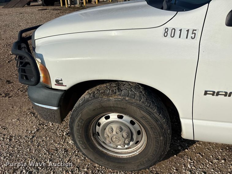 image for item EU0776 2004 Dodge Ram 2500 Crew Cab pickup truck
