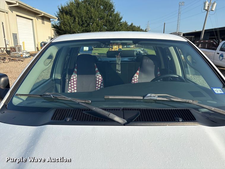 image for item EU0776 2004 Dodge Ram 2500 Crew Cab pickup truck