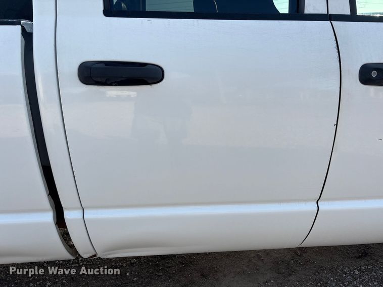 image for item EU0776 2004 Dodge Ram 2500 Crew Cab pickup truck