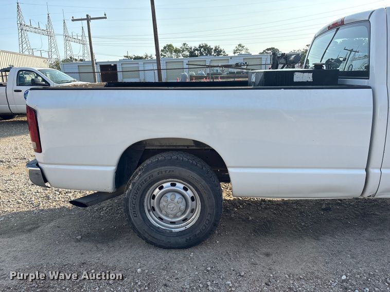 image for item EU0776 2004 Dodge Ram 2500 Crew Cab pickup truck