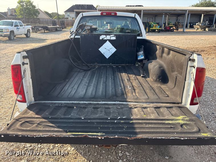 image for item EU0776 2004 Dodge Ram 2500 Crew Cab pickup truck