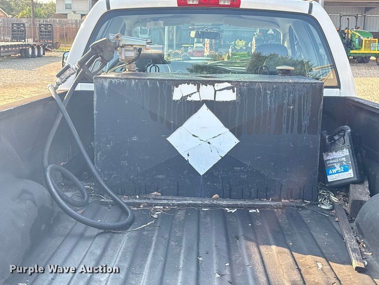 image for item EU0776 2004 Dodge Ram 2500 Crew Cab pickup truck