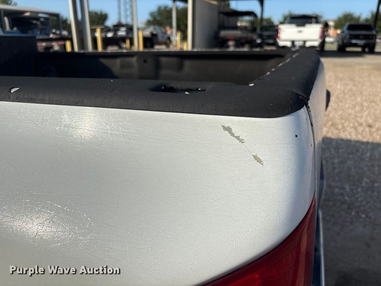 image for item EU0776 2004 Dodge Ram 2500 Crew Cab pickup truck