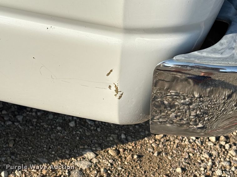 image for item EU0776 2004 Dodge Ram 2500 Crew Cab pickup truck