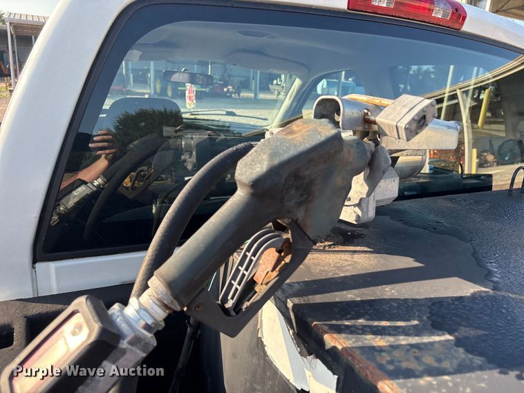 image for item EU0776 2004 Dodge Ram 2500 Crew Cab pickup truck