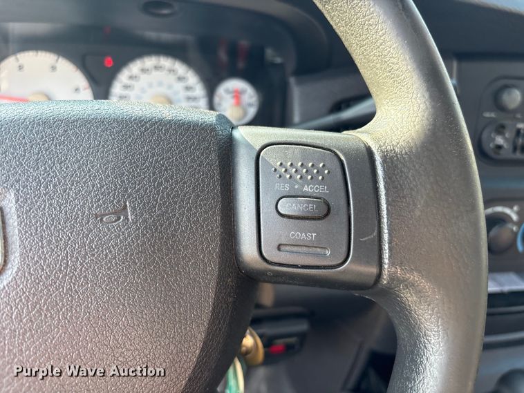 image for item EU0776 2004 Dodge Ram 2500 Crew Cab pickup truck